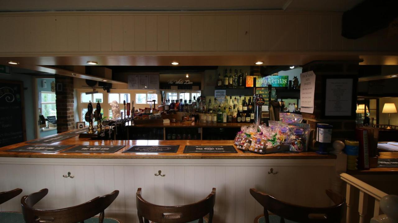 Bed and Breakfast The White Lion At Wicken à Milton Keynes Extérieur photo