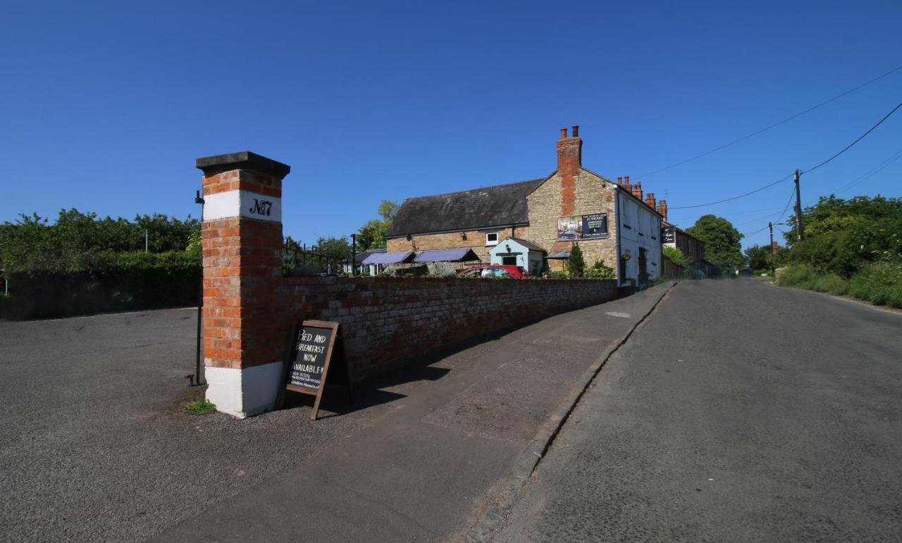 Bed and Breakfast The White Lion At Wicken à Milton Keynes Extérieur photo