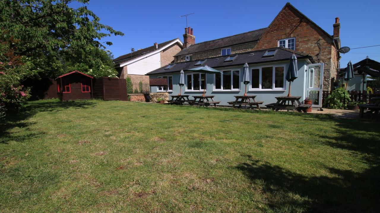 Bed and Breakfast The White Lion At Wicken à Milton Keynes Extérieur photo