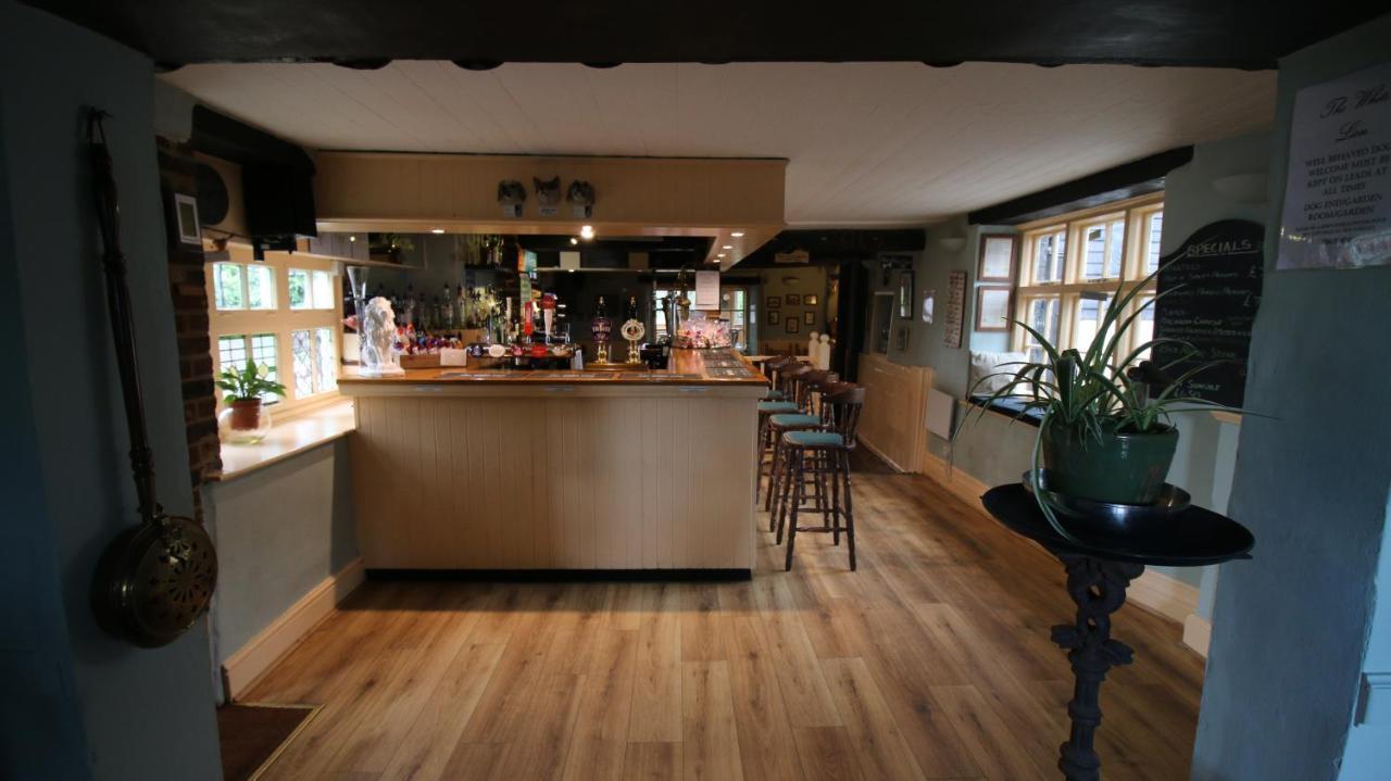 Bed and Breakfast The White Lion At Wicken à Milton Keynes Extérieur photo
