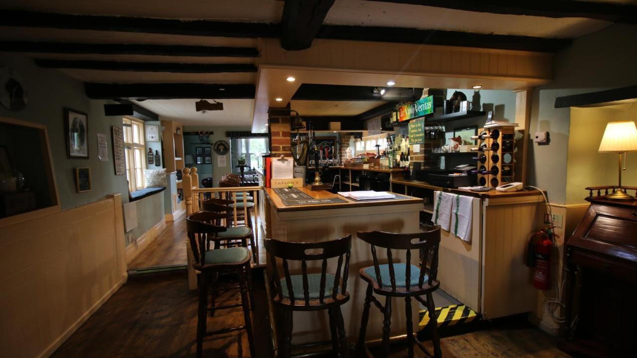 Bed and Breakfast The White Lion At Wicken à Milton Keynes Extérieur photo